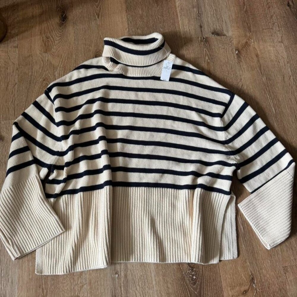 GAP Oversized Cream and Navy Striped Turtleneck Sweater Size L